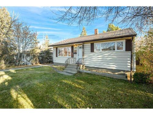 5424 Thorncliffe Drive Nw, Calgary, AB - Outdoor