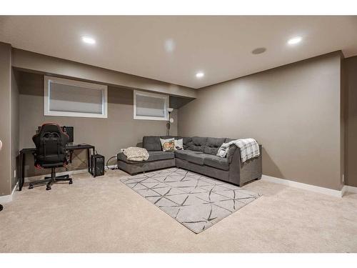 708 Hampshire Way Ne, High River, AB - Indoor Photo Showing Other Room