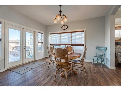 708 Hampshire Way Ne, High River, AB - Indoor Photo Showing Dining Room