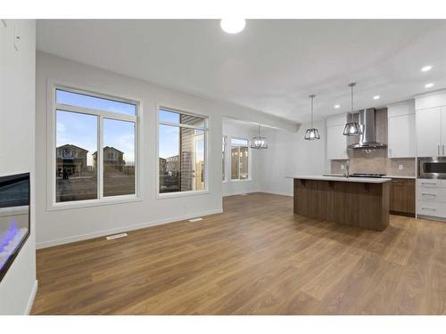 133 Corner Glen Road Ne, Calgary, AB - Indoor Photo Showing Kitchen With Upgraded Kitchen