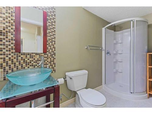 229 Cougar Ridge Drive Sw, Calgary, AB - Indoor Photo Showing Bathroom