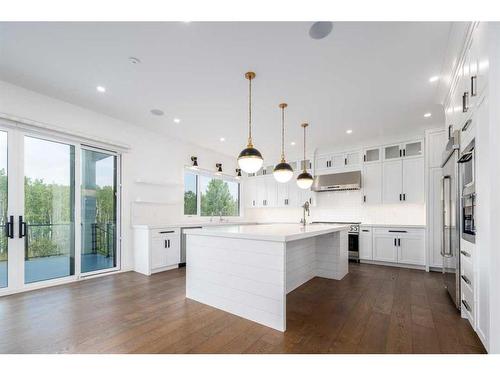 40 Aspen Ridge Terrace Sw, Calgary, AB - Indoor Photo Showing Kitchen With Upgraded Kitchen