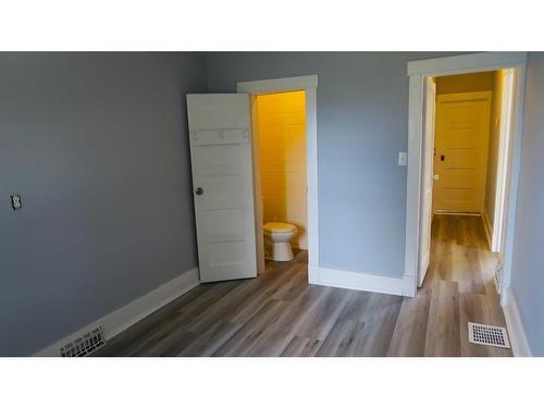 214 8 Street, Beiseker, AB - Indoor Photo Showing Other Room