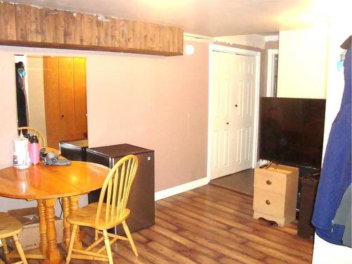 512 School Road, Trochu, AB - Indoor Photo Showing Dining Room