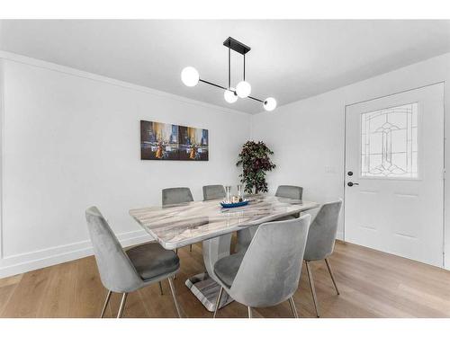 8020 Huntwick Hill Ne, Calgary, AB - Indoor Photo Showing Dining Room