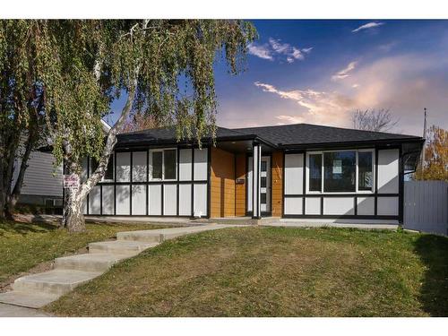 8020 Huntwick Hill Ne, Calgary, AB - Outdoor