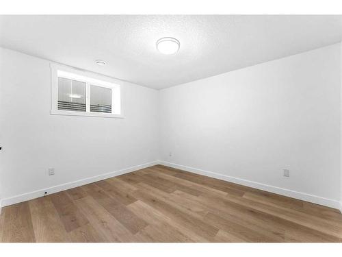 8020 Huntwick Hill Ne, Calgary, AB - Indoor Photo Showing Other Room