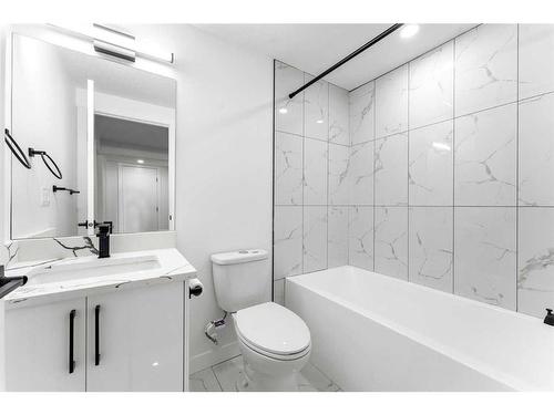 8020 Huntwick Hill Ne, Calgary, AB - Indoor Photo Showing Bathroom