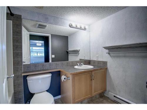 2202-140 Sagewood Boulevard Sw, Airdrie, AB - Indoor Photo Showing Bathroom