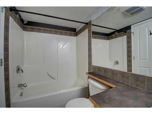 2202-140 Sagewood Boulevard Sw, Airdrie, AB - Indoor Photo Showing Bathroom