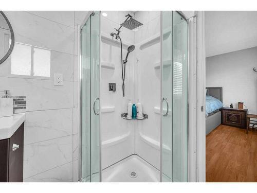 24 Templeson Place Ne, Calgary, AB - Indoor Photo Showing Bathroom