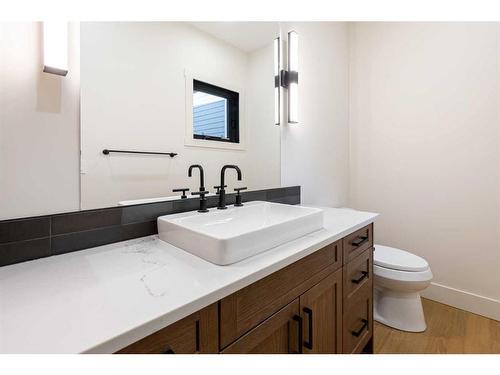 269B Three Sisters Drive, Canmore, AB - Indoor Photo Showing Bathroom