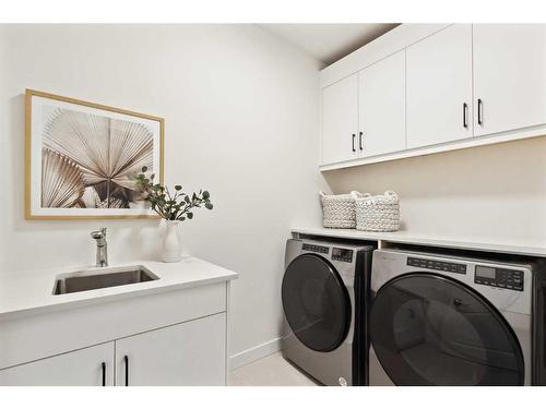 15 Sovereign Heights Sw, Calgary, AB - Indoor Photo Showing Laundry Room