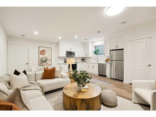 15 Sovereign Heights Sw, Calgary, AB - Indoor Photo Showing Living Room