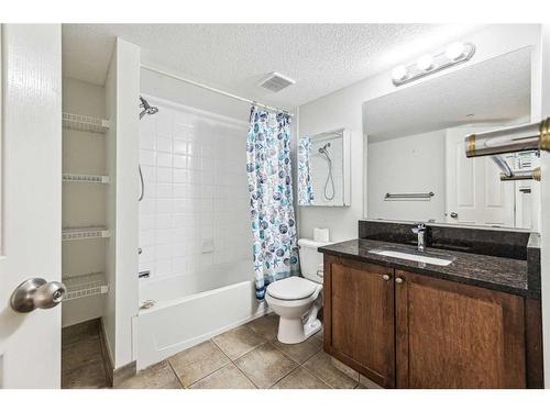 323-345 Rocky Vista Park Nw, Calgary, AB - Indoor Photo Showing Bathroom