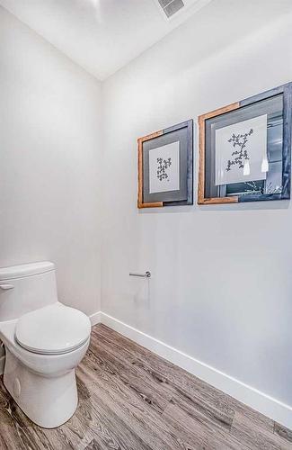 2403-95 Burma Star Road Sw, Calgary, AB - Indoor Photo Showing Bathroom