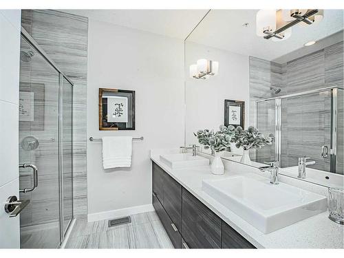 2403-95 Burma Star Road Sw, Calgary, AB - Indoor Photo Showing Bathroom