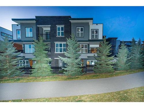 2403-95 Burma Star Road Sw, Calgary, AB - Outdoor With Facade