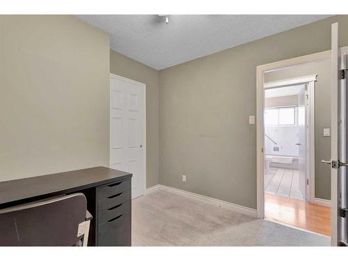 2442 Elmwood Drive Se, Calgary, AB - Indoor