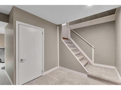 2442 Elmwood Drive Se, Calgary, AB - Indoor Photo Showing Other Room