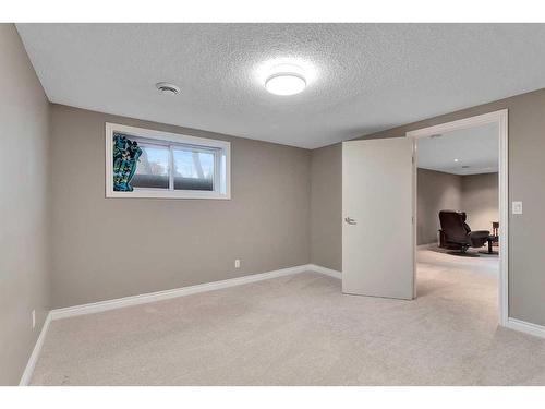 2442 Elmwood Drive Se, Calgary, AB - Indoor