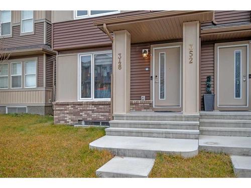 348 Chinook Gate Close Sw, Airdrie, AB - Outdoor With Facade