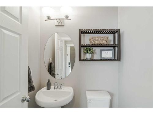 2486 Ravenswood View Se, Airdrie, AB - Indoor Photo Showing Bathroom