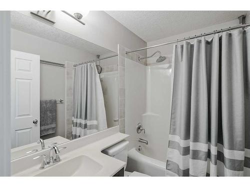 2486 Ravenswood View Se, Airdrie, AB - Indoor Photo Showing Bathroom