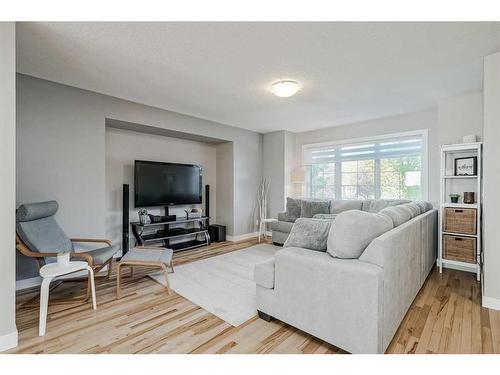 2486 Ravenswood View Se, Airdrie, AB - Indoor Photo Showing Living Room