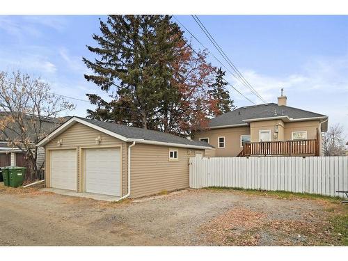 2131 Westmount Road Nw, Calgary, AB - Outdoor