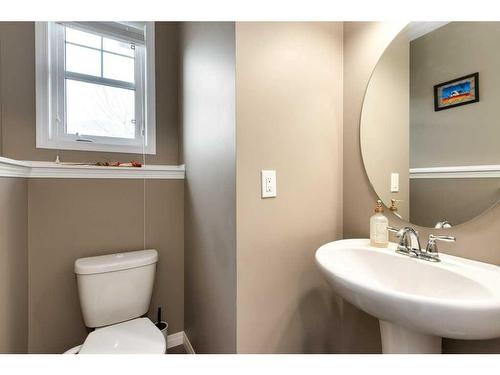 196 Windford Park Sw, Airdrie, AB - Indoor Photo Showing Bathroom