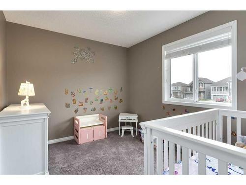 196 Windford Park Sw, Airdrie, AB - Indoor Photo Showing Bedroom