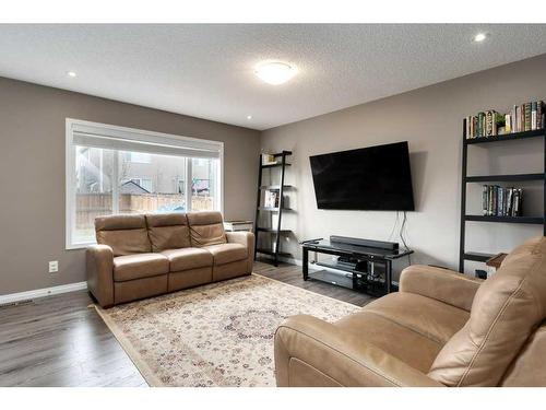 196 Windford Park Sw, Airdrie, AB - Indoor Photo Showing Living Room