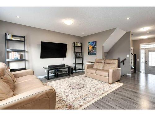 196 Windford Park Sw, Airdrie, AB - Indoor Photo Showing Living Room