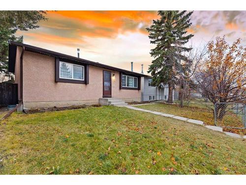 6709 29 Avenue Ne, Calgary, AB - Outdoor