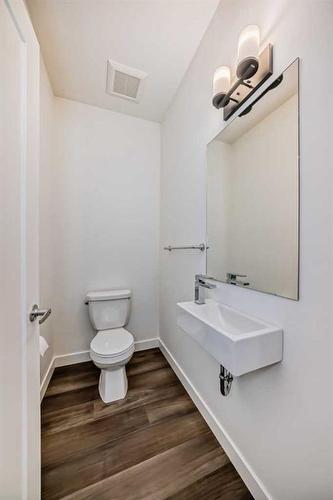 76 Tuscany Summit Square Nw, Calgary, AB - Indoor Photo Showing Bathroom