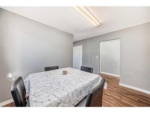 7006B Bowness Road Nw, Calgary, AB - Indoor Photo Showing Bedroom