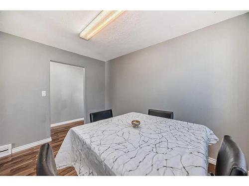 7006B Bowness Road Nw, Calgary, AB - Indoor Photo Showing Bedroom