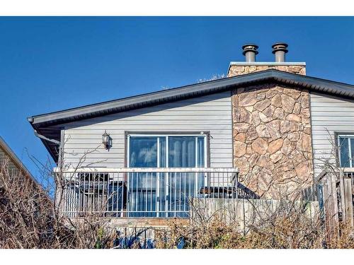 7006B Bowness Road Nw, Calgary, AB - Outdoor