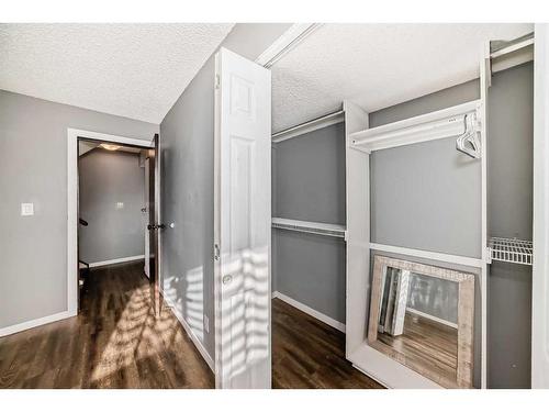 7006B Bowness Road Nw, Calgary, AB -  Photo Showing Other Room