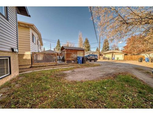 7006B Bowness Road Nw, Calgary, AB - Outdoor