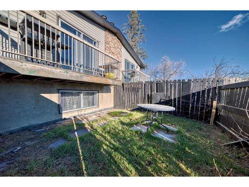 7006B Bowness Road Nw, Calgary, AB - Outdoor