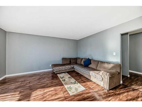 7006B Bowness Road Nw, Calgary, AB - Indoor