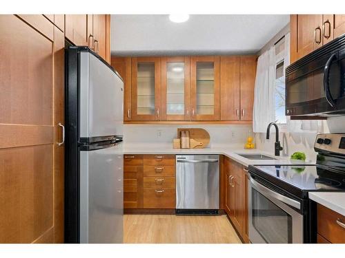 1216 Allen Street Se, Airdrie, AB - Indoor Photo Showing Kitchen