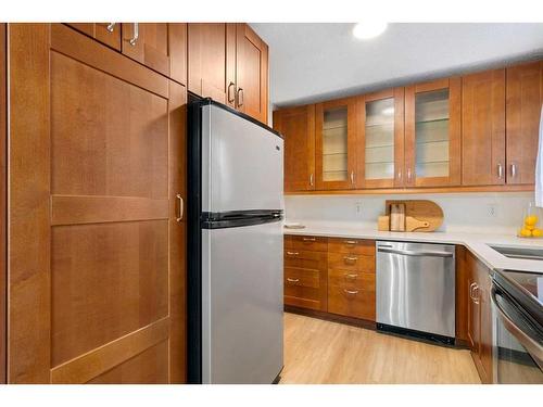 1216 Allen Street Se, Airdrie, AB - Indoor Photo Showing Kitchen