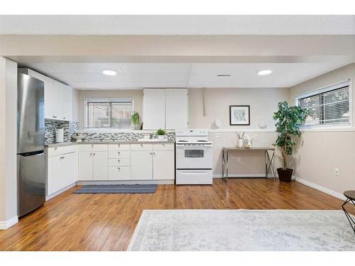 1216 Allen Street Se, Airdrie, AB - Indoor Photo Showing Kitchen