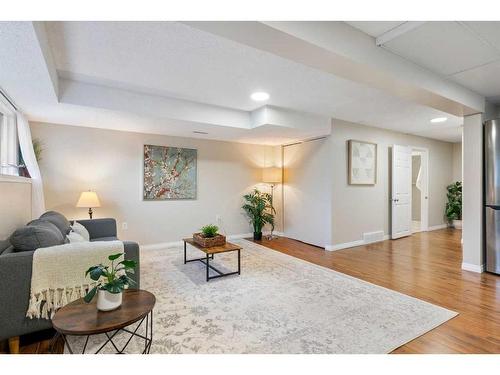 1216 Allen Street Se, Airdrie, AB - Indoor Photo Showing Living Room