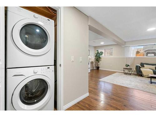 1216 Allen Street Se, Airdrie, AB - Indoor Photo Showing Laundry Room