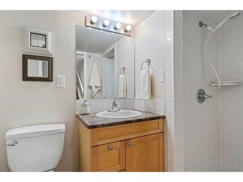 1216 Allen Street Se, Airdrie, AB - Indoor Photo Showing Bathroom