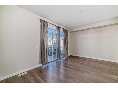 940 Sherwood Boulevard Nw, Calgary, AB - Indoor Photo Showing Other Room